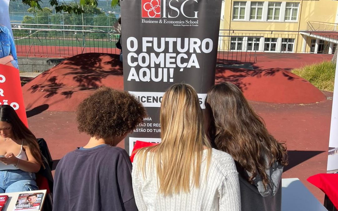 ISG pelas escolas do centro do País com a Inspiring Future